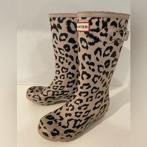 Girls leopard Hunter boots, size 3